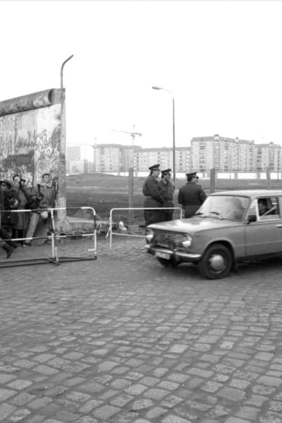 Berlin - East Germans Travel West © Cambridge Jones