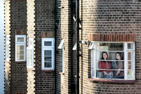 Flatmates Katy and Anita © Zoe Norfolk
