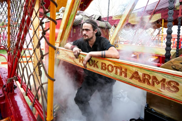 Keiran running the Steam Yachts © Zoe Norfolk