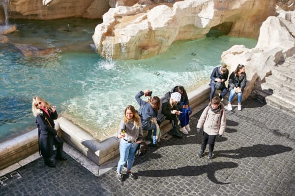 Trevi Fountain Scene © Zoe Norfolk