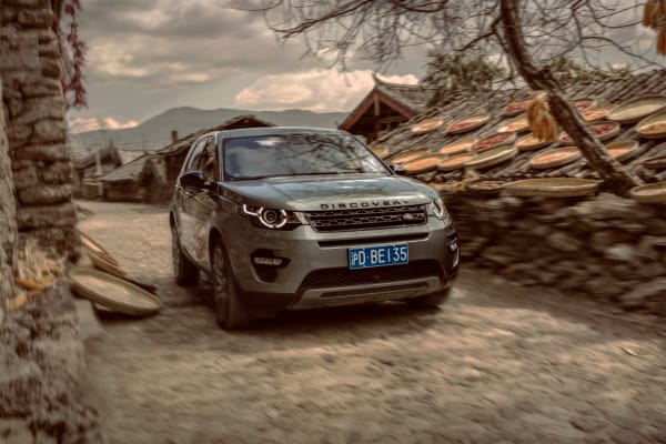 Land Rover © Jason Knott